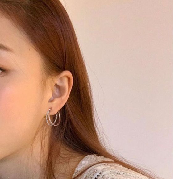 💙Double Hoops Earrings - Picture 3 of 9